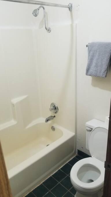 סטילווטר Hotel 2 Queens Beds Hotel Room 127 מראה חיצוני תמונה
